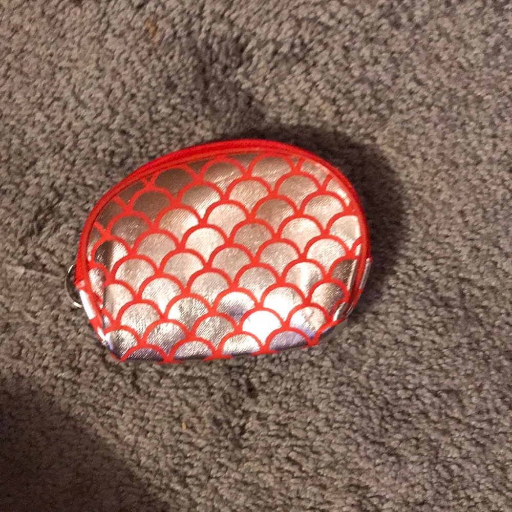 Holographic mermaid pouch